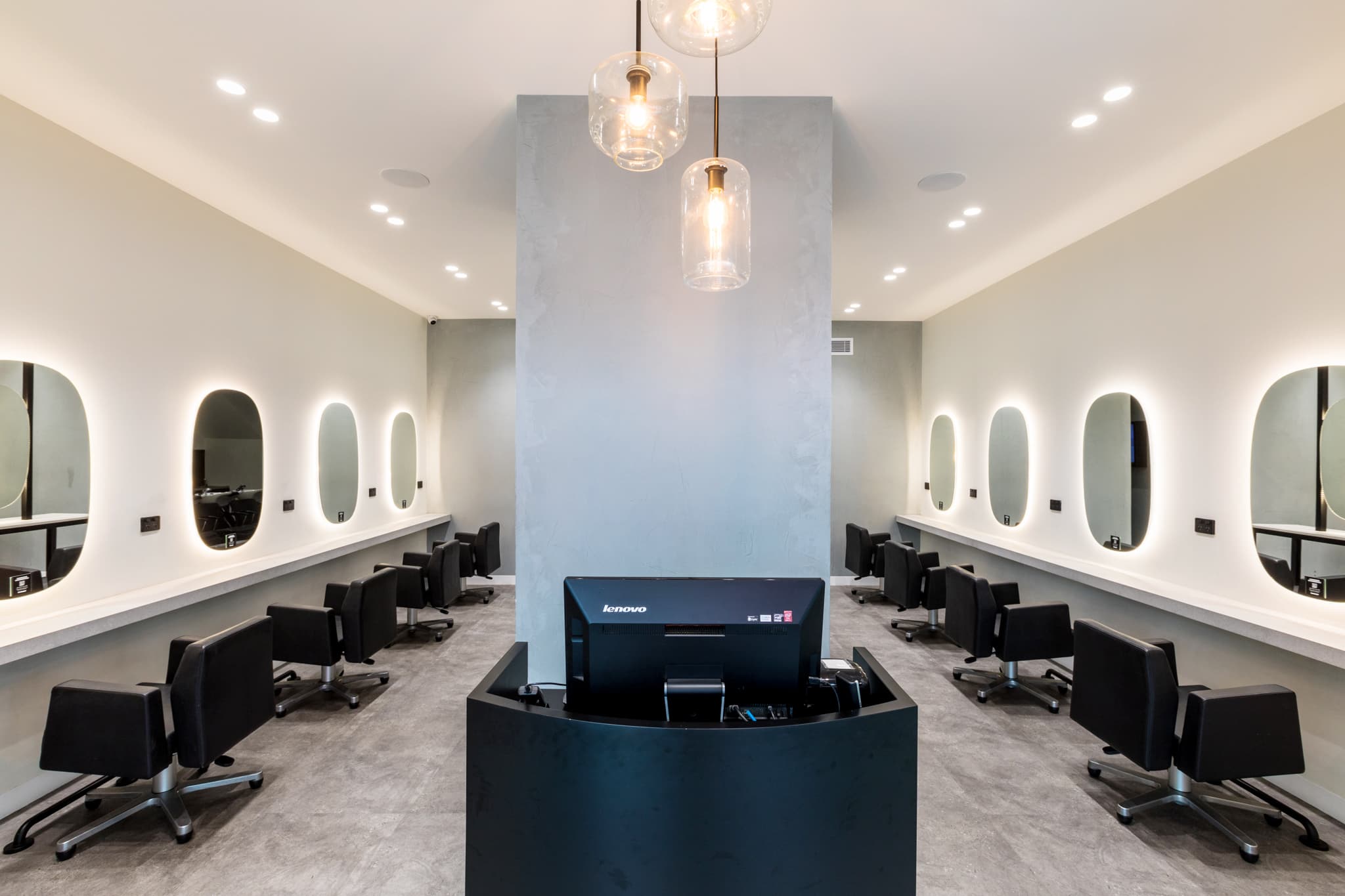 Einrichtung für Friseursalon: Große Auswahl trifft Service