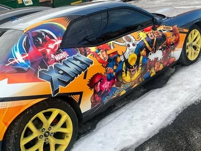 Anime für Autos: Verwandeln Sie Ihren Dodge Challenger in ein einzigartiges Itasha Car!