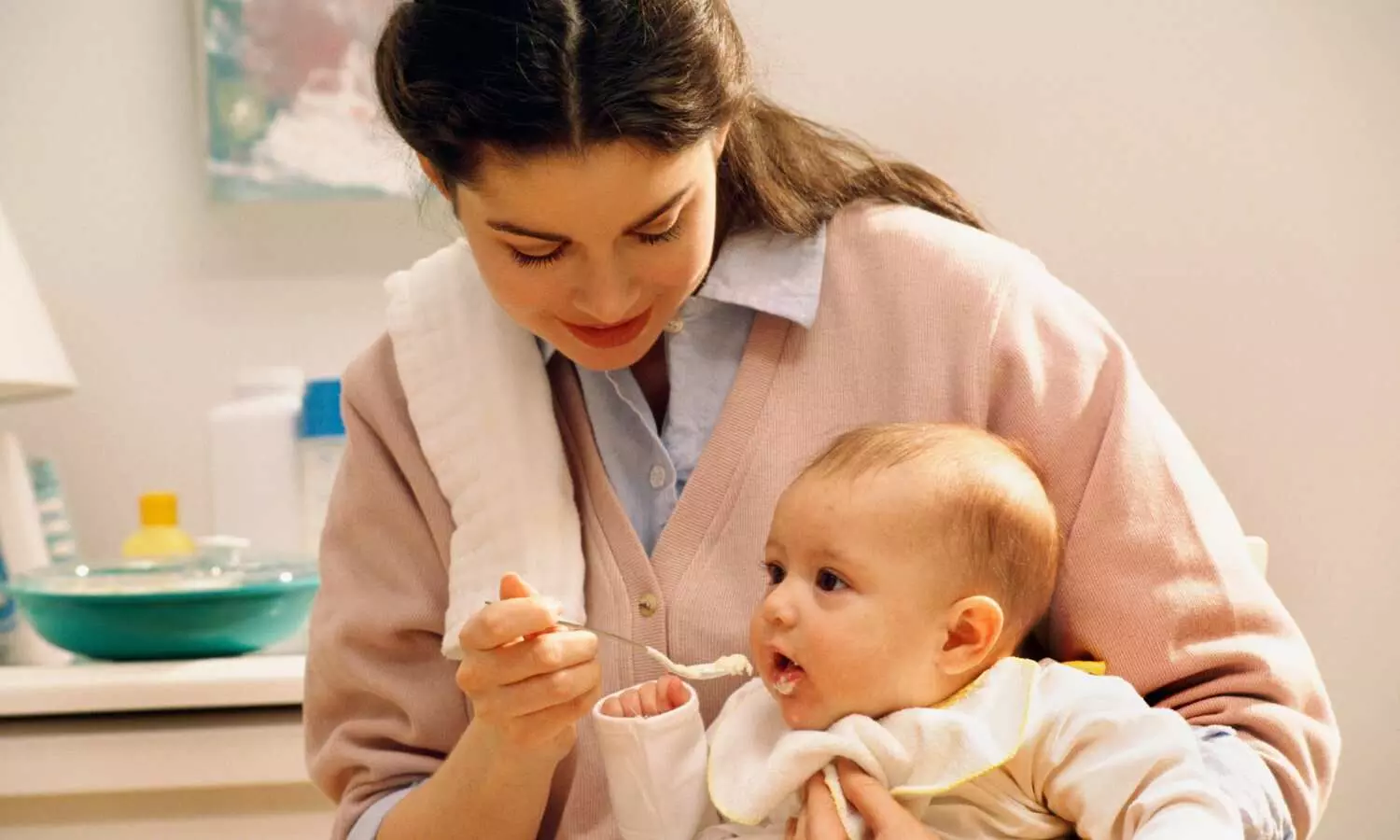BLW leicht erklärt – selbstbestimmtes Essen für Babys richtig umsetzen